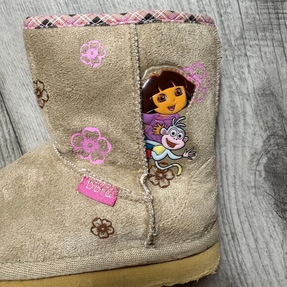 Dora the Explorer Faux Fur Lined Toddler Boots size 7 - Picture 2 of 6